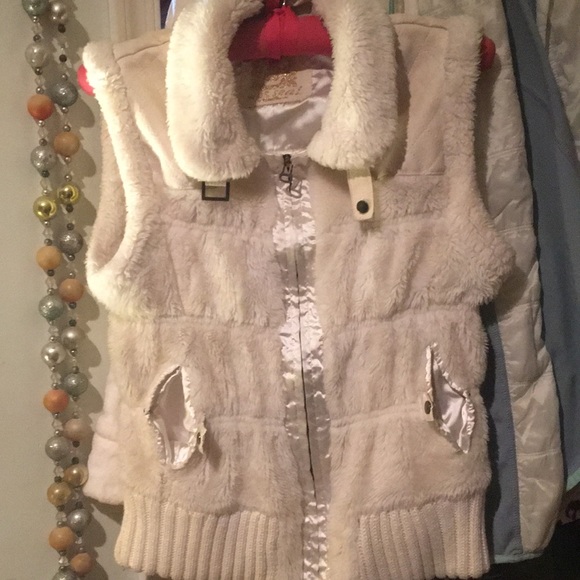 Vest - Picture 2 of 3